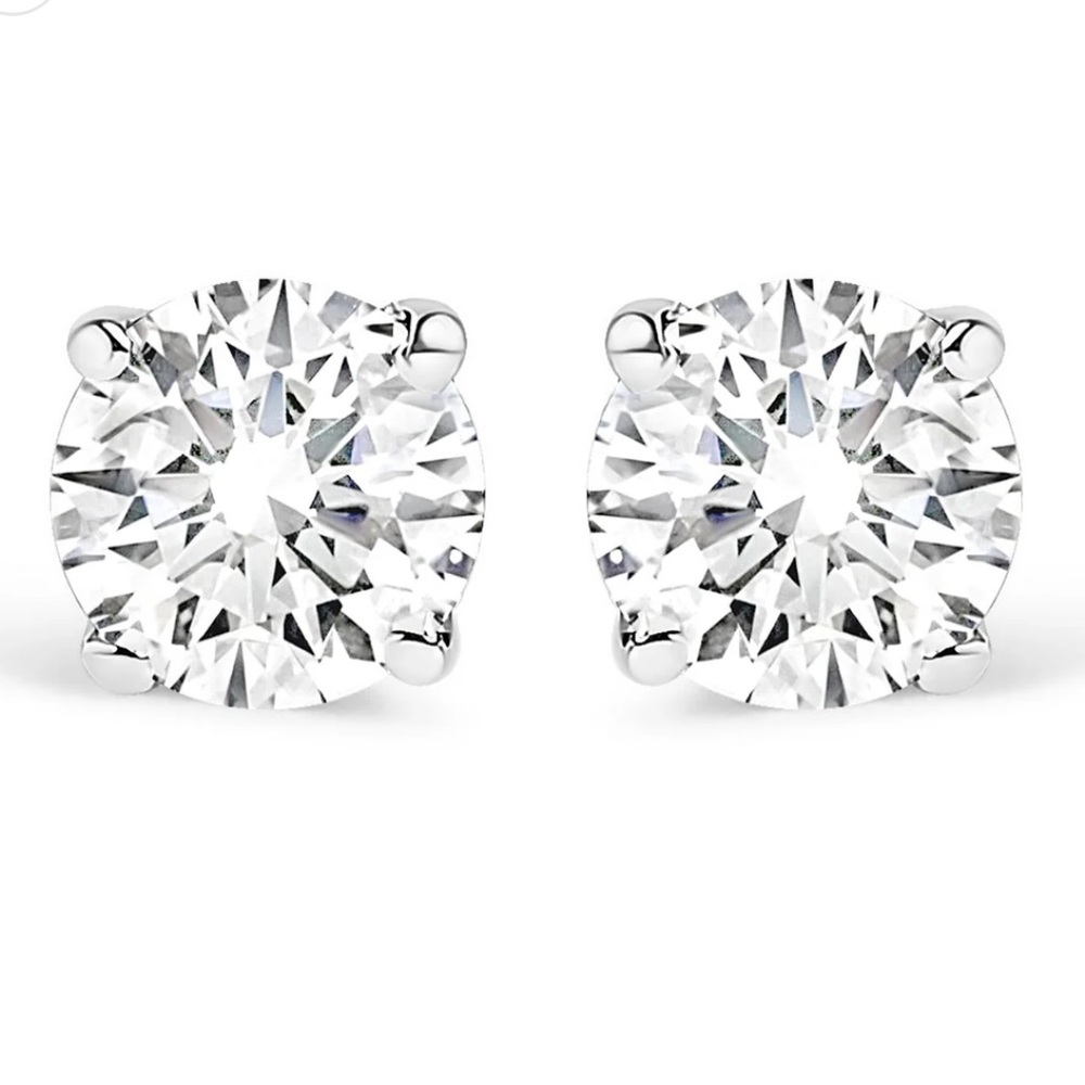 8mm Cubic Zirconia Round Cut Studs